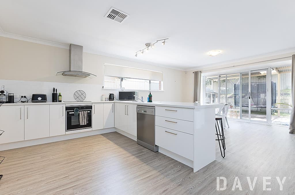 9 Timidon Place, Duncraig - Image 1