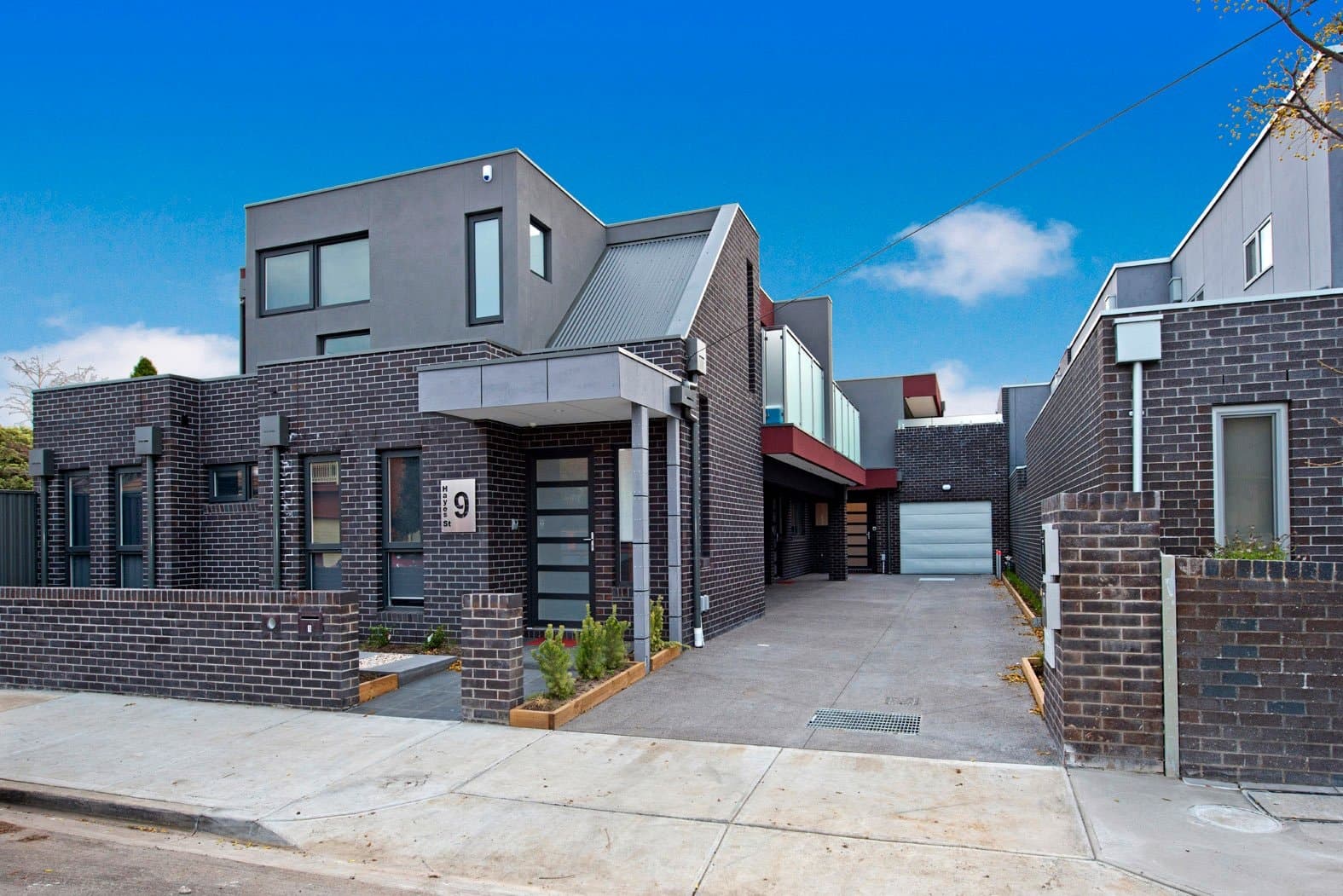 2/9 Hayes Street, Northcote - Image 1