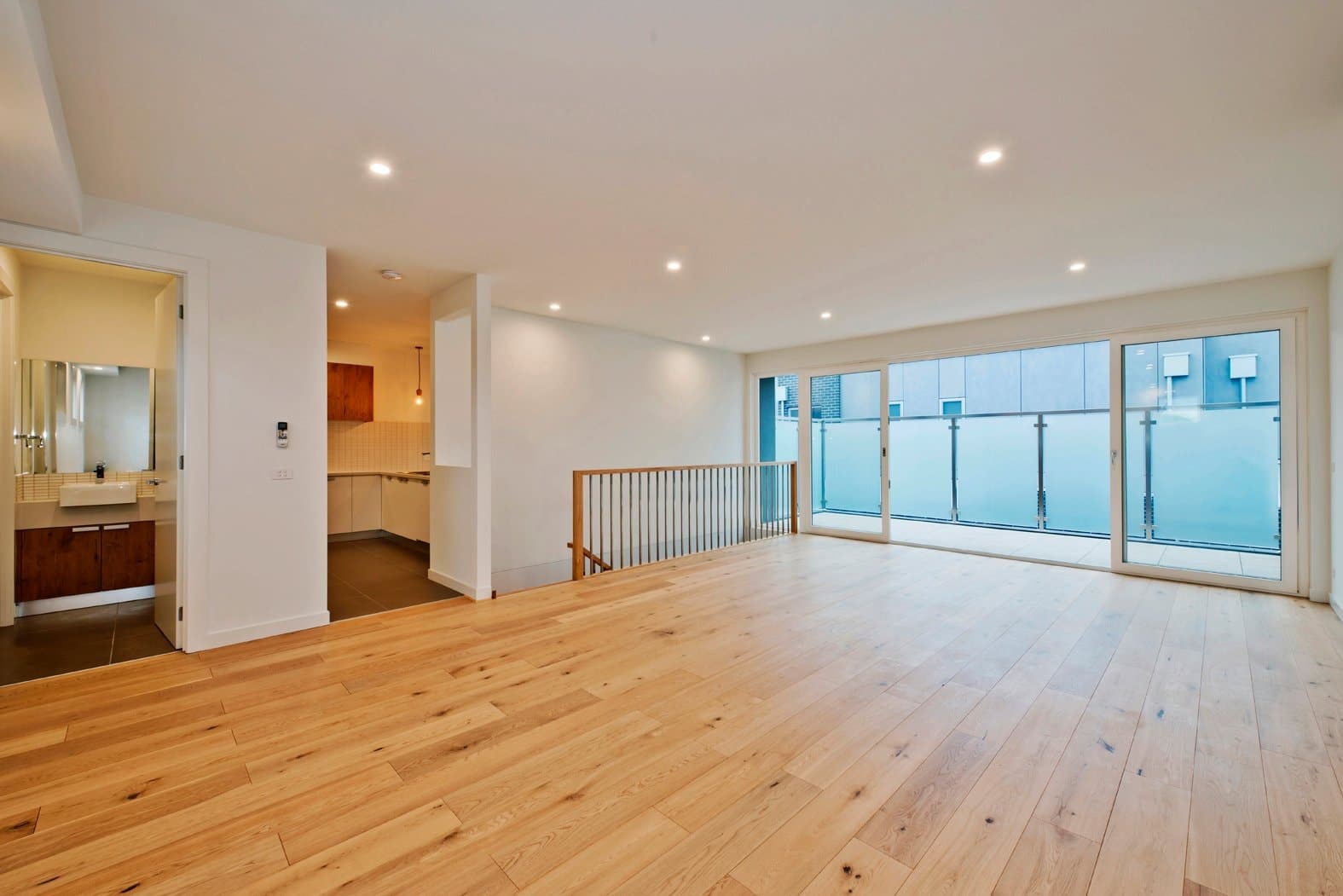 2/9 Hayes Street, Northcote - Thumbnail 3