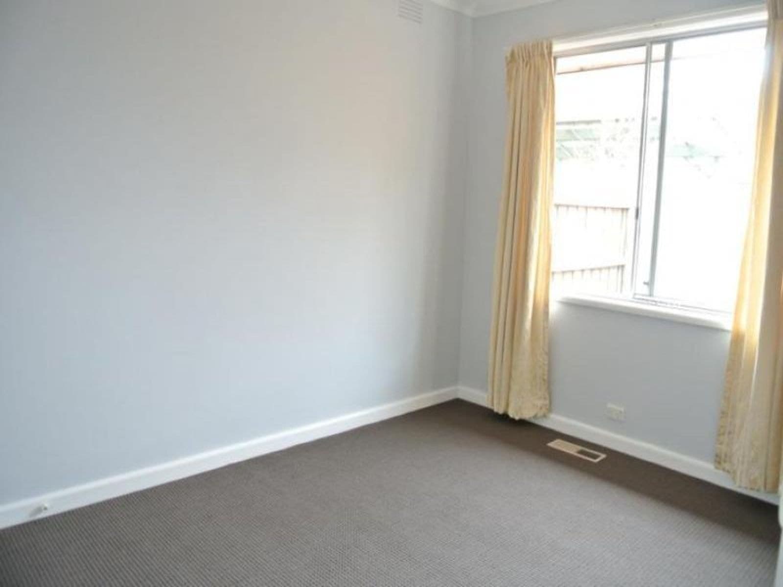4/33 Grenfell Road, Mount Waverley VIC 3149, Mount Waverley - Thumbnail 4