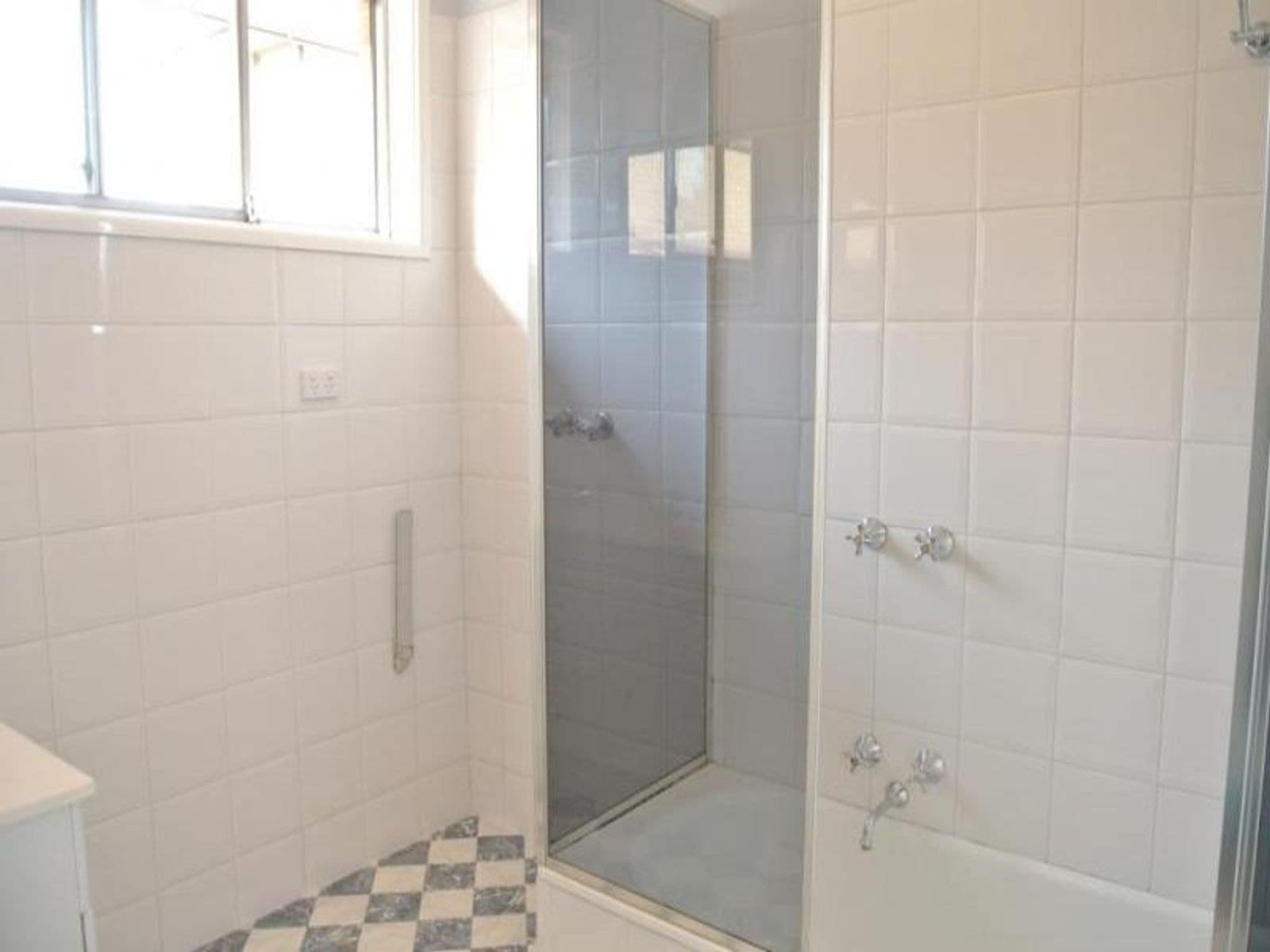 4/33 Grenfell Road, Mount Waverley VIC 3149, Mount Waverley - Thumbnail 5
