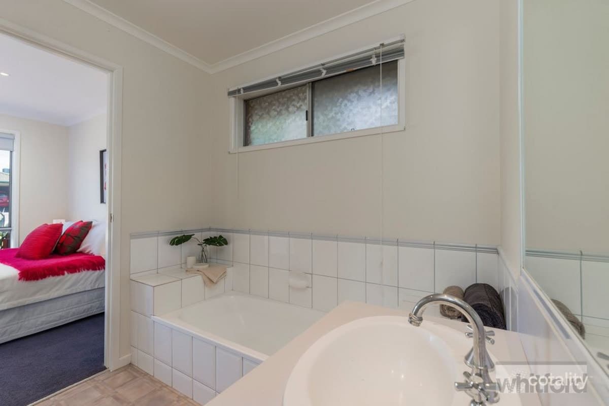 1 / 10 Greenville Drive, GROVEDALE VIC 3216, Grovedale - Thumbnail 5
