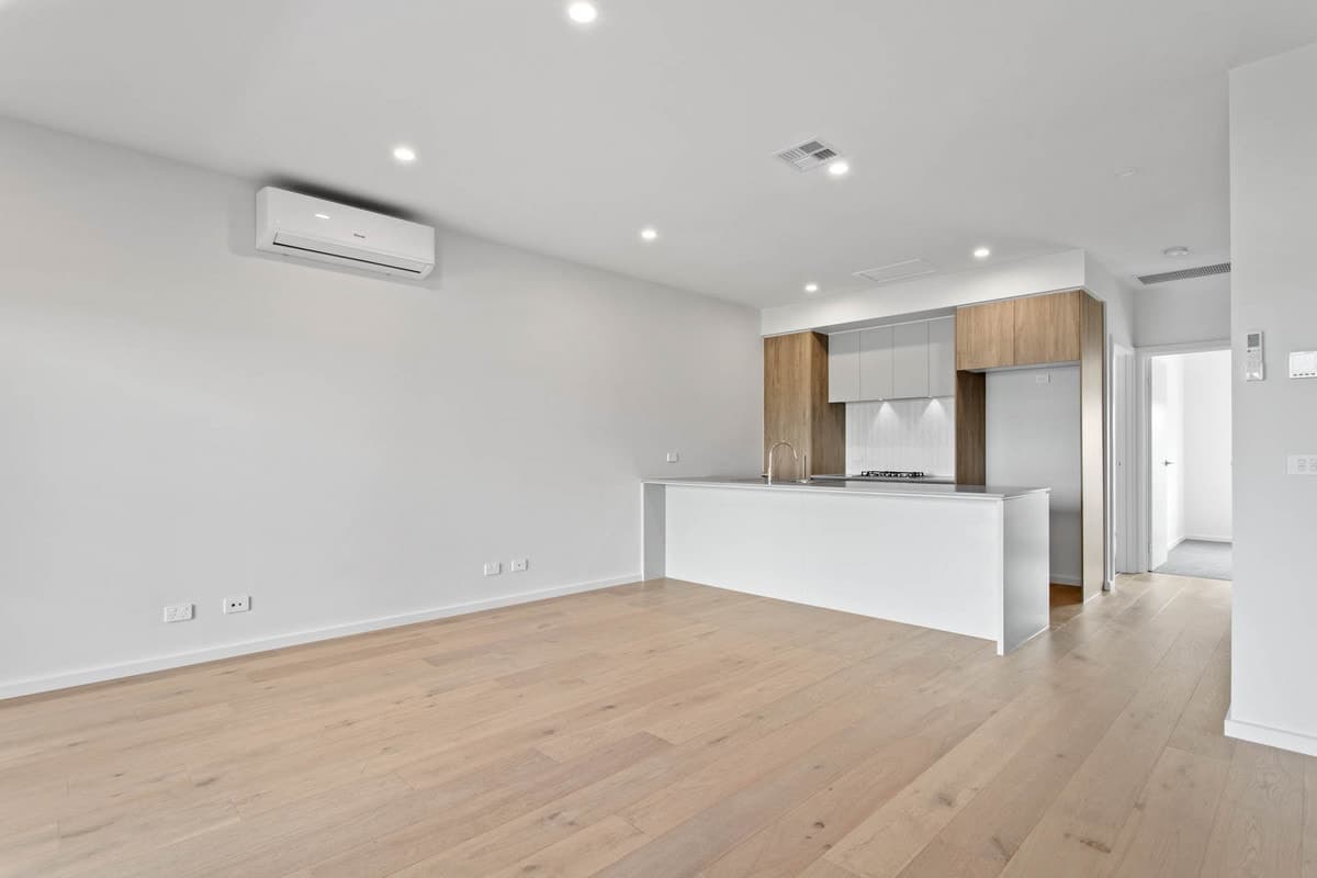 6 Yukon Avenue, Cranbourne West VIC 3977, Cranbourne West - Thumbnail 4