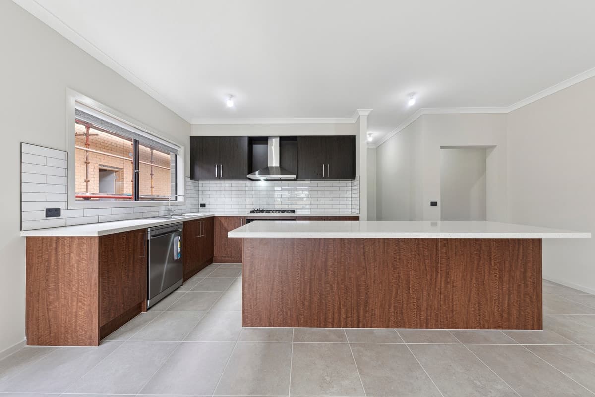 87 Pioneer Way, Officer VIC 3809, Officer - Thumbnail 2