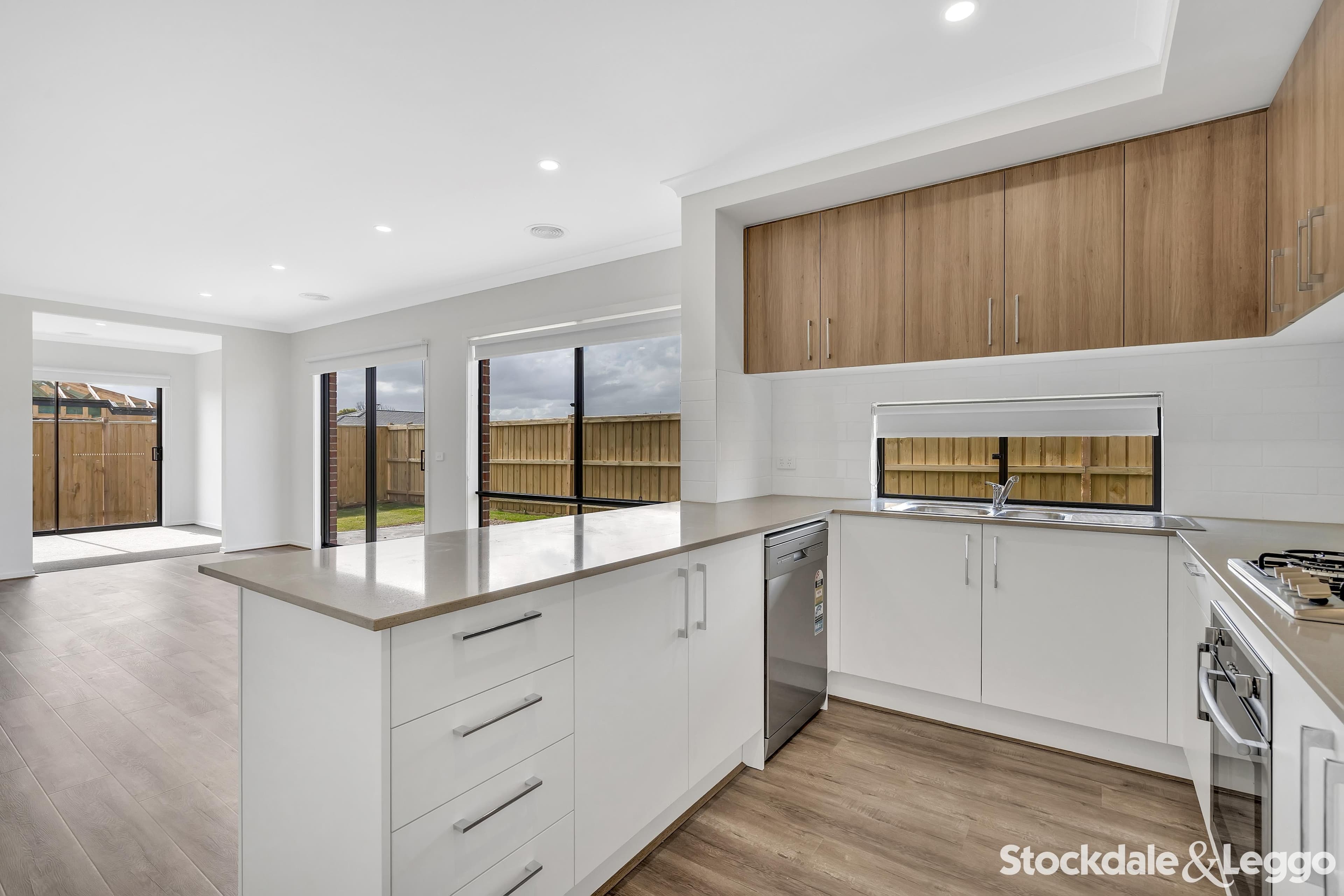 22 Sirianni Boulevard, Fraser Rise VIC, Fraser Rise - Thumbnail 3