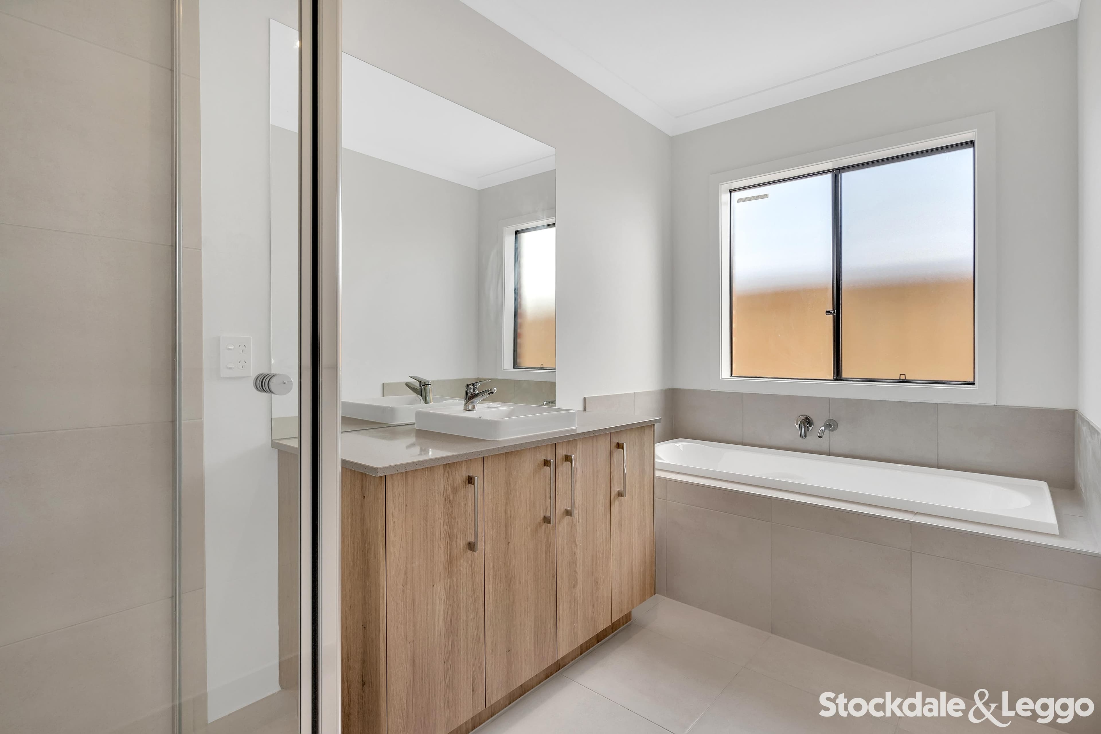 22 Sirianni Boulevard, Fraser Rise VIC, Fraser Rise - Thumbnail 8