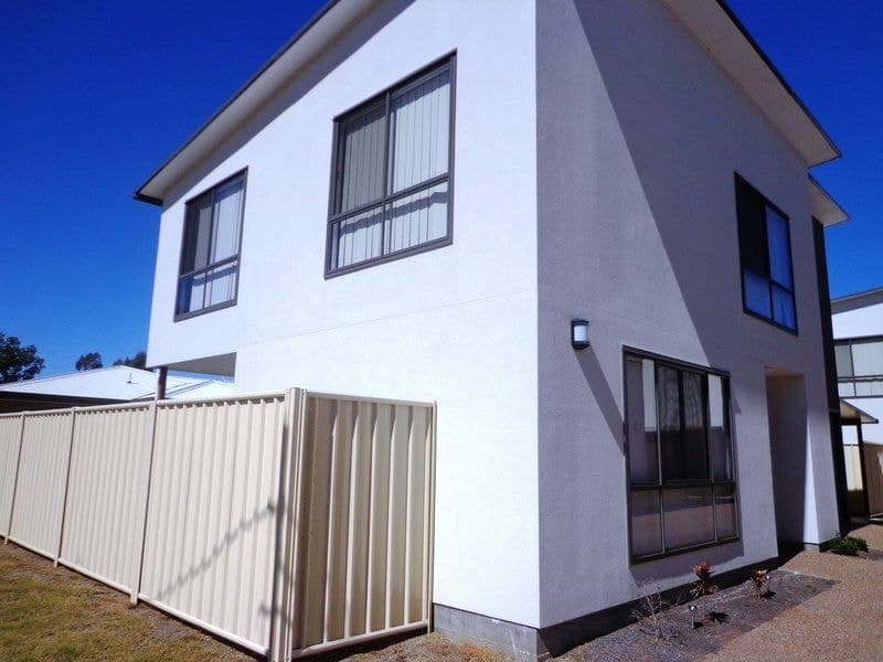 1/6 Holland Street, Chinchilla QLD 4413, Chinchilla - Image 1