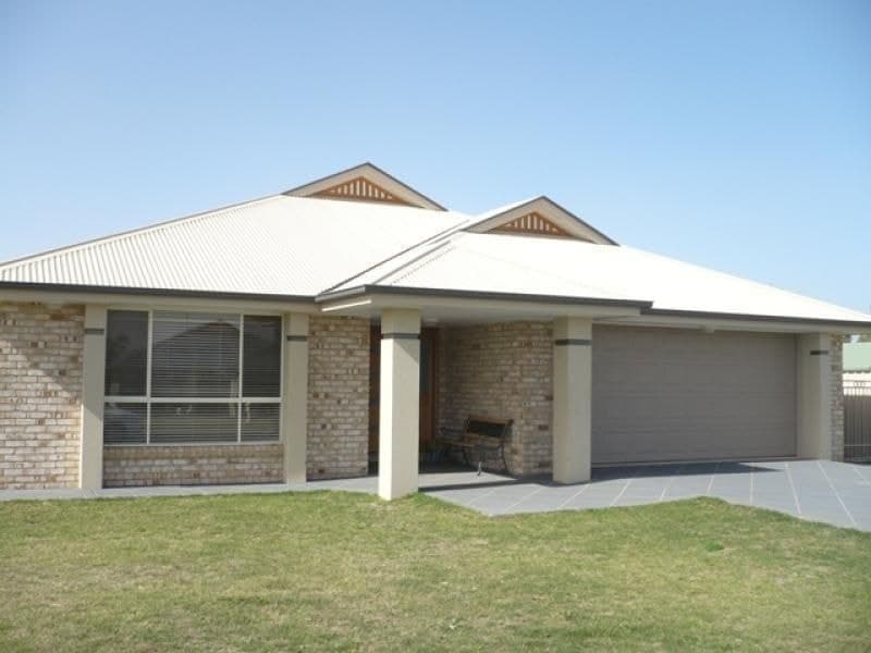 12 Back Avenue, Chinchilla QLD 4413, Chinchilla - Image 1