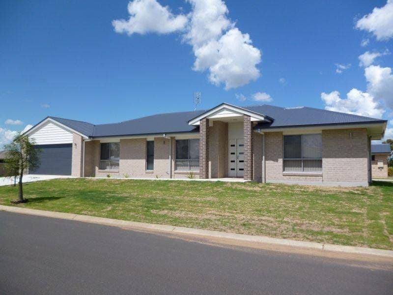 2 Irwin, Chinchilla QLD 4413, Chinchilla - Image 1