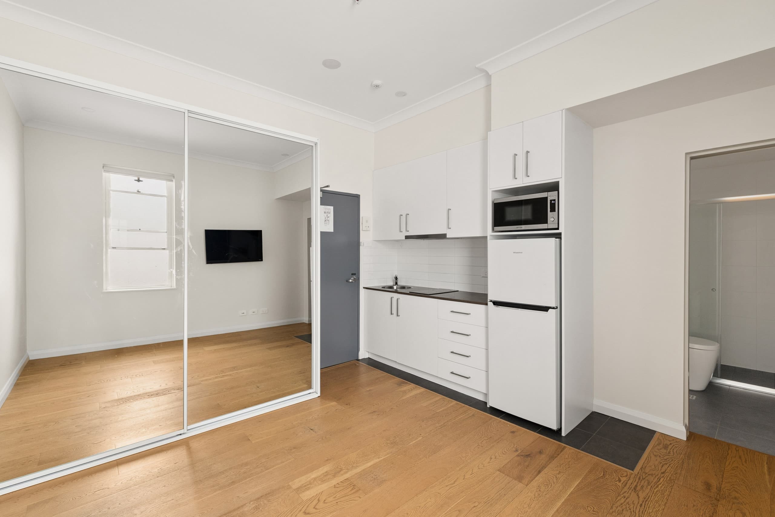 16/130 Campbell Parade, Bondi - Image 1