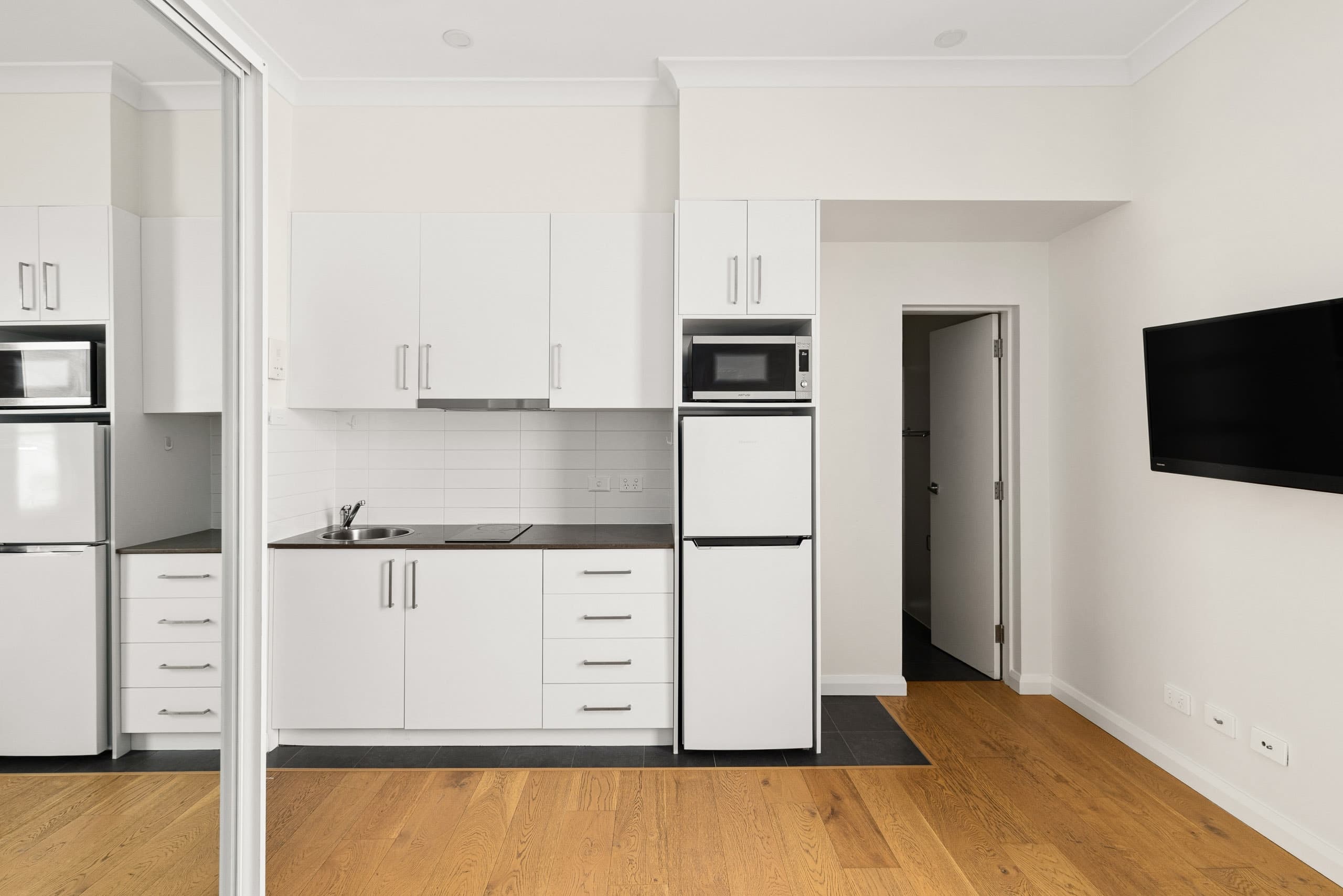 16/130 Campbell Parade, Bondi - Thumbnail 2
