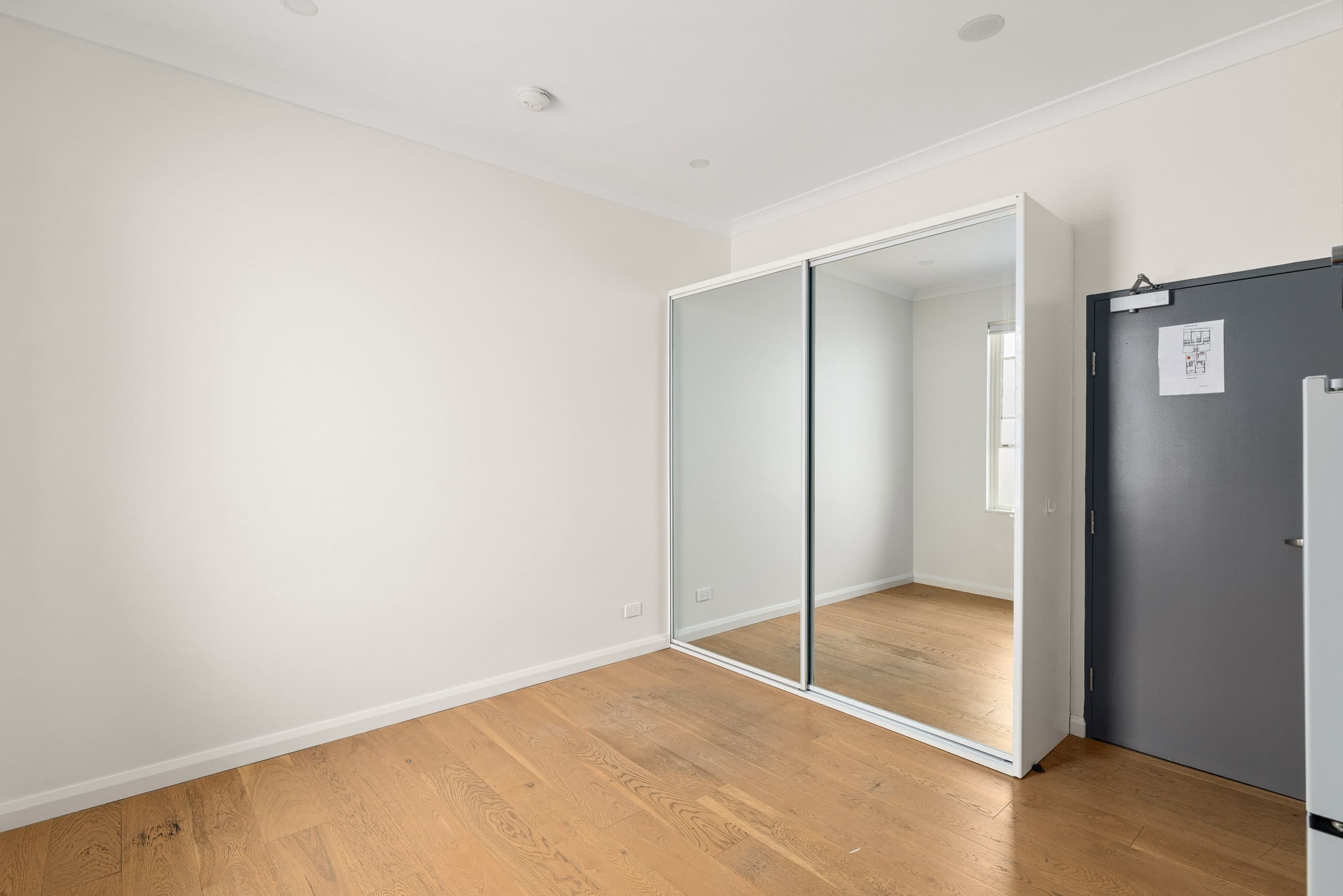 16/130 Campbell Parade, Bondi - Thumbnail 5