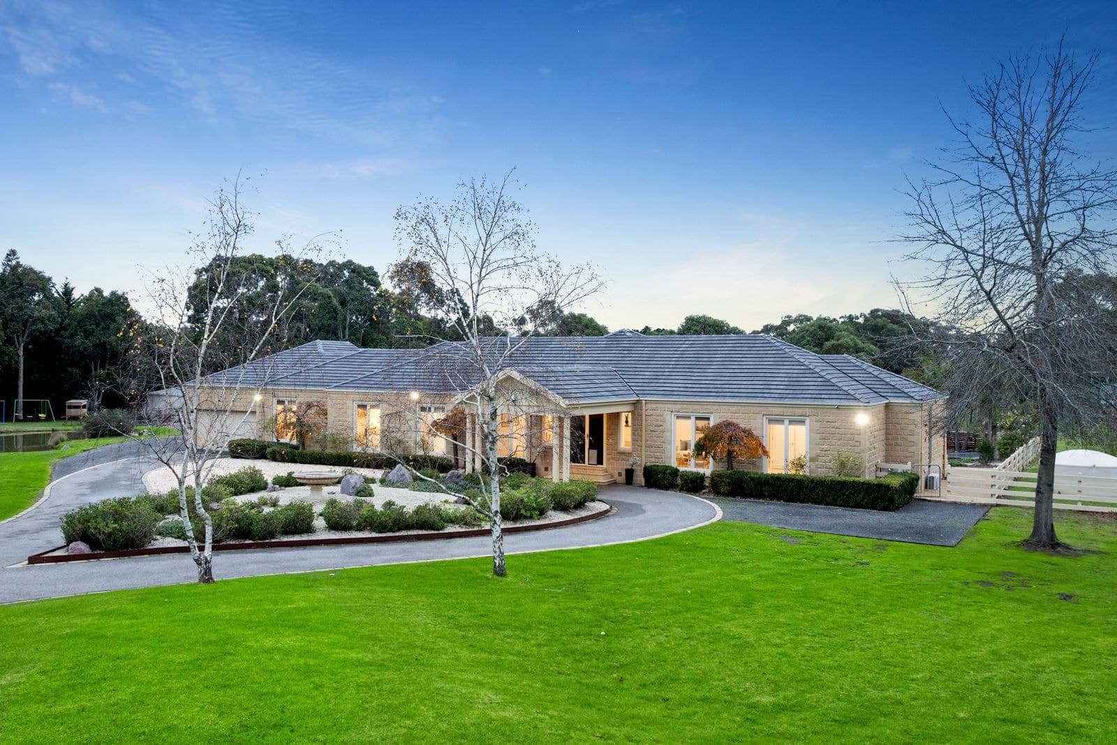 Extraordinary Flexible Living on 2.47 Stunning Acres 12 Timarron Court LANGWARRIN, Langwarrin - Image 1