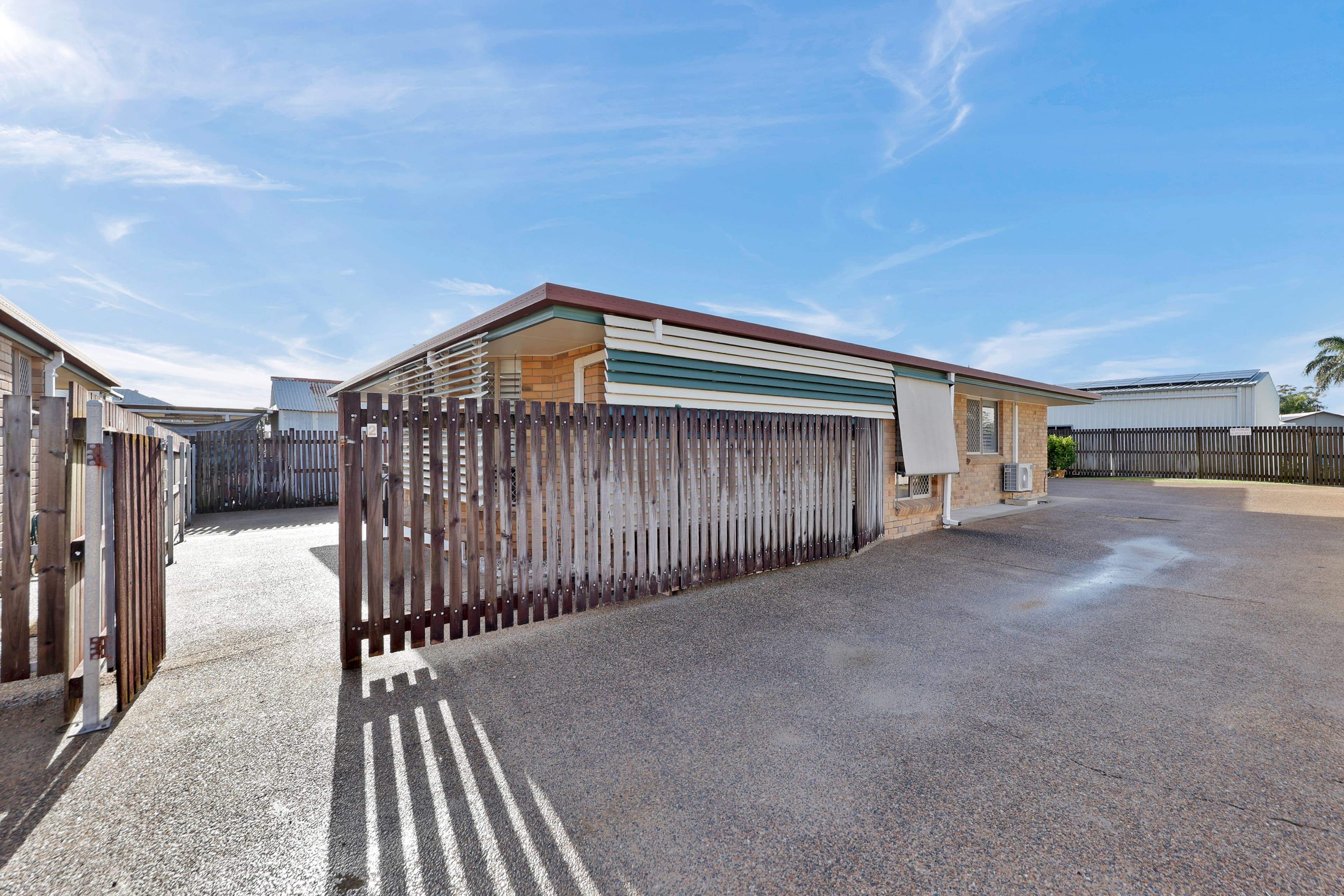 2/61 Holland Street, West Mackay - Thumbnail 3