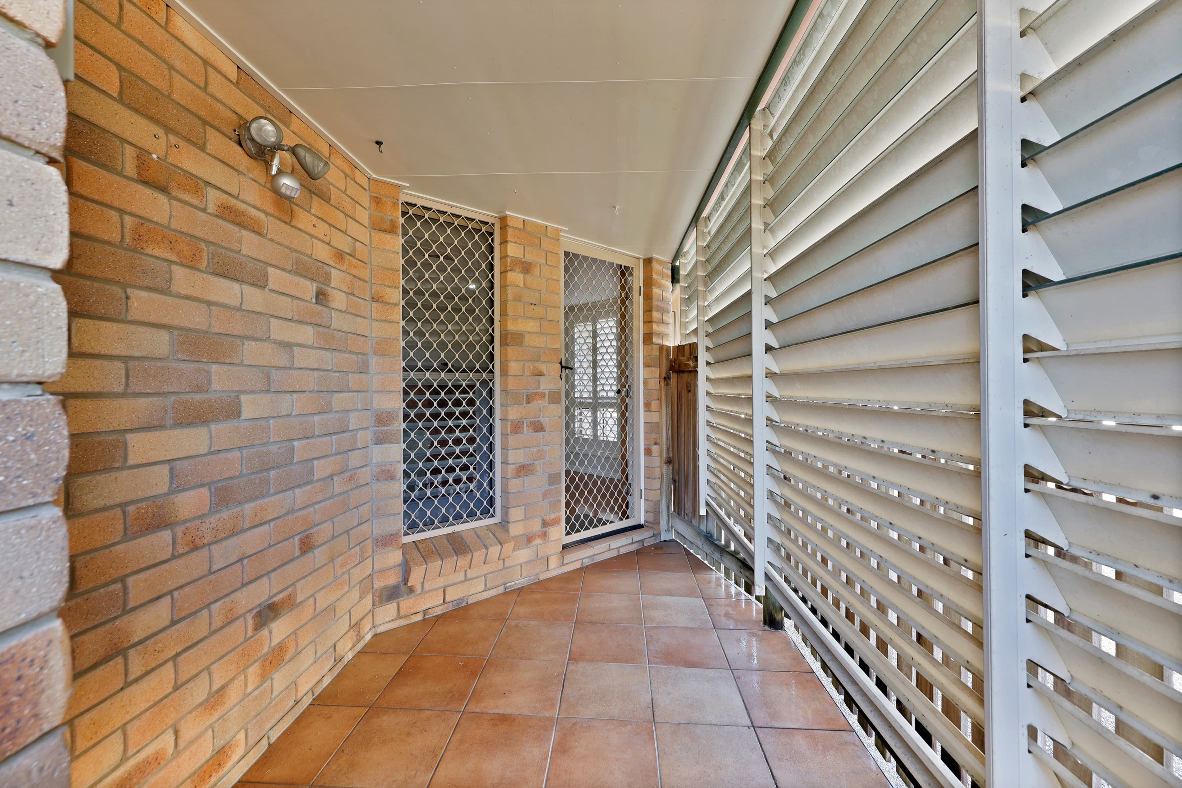 2/61 Holland Street, West Mackay - Thumbnail 4
