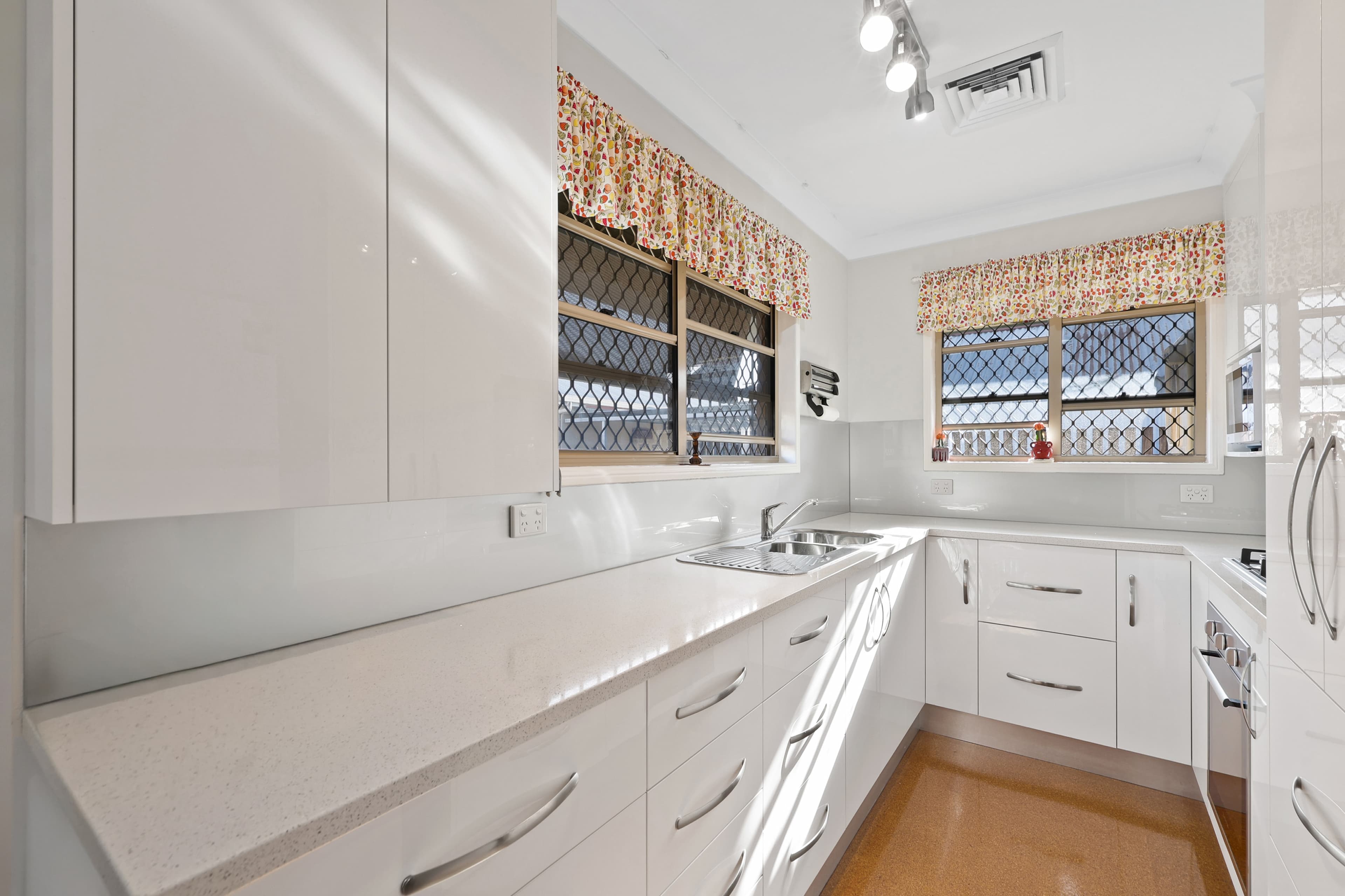 2/61 Holland Street, West Mackay - Thumbnail 8
