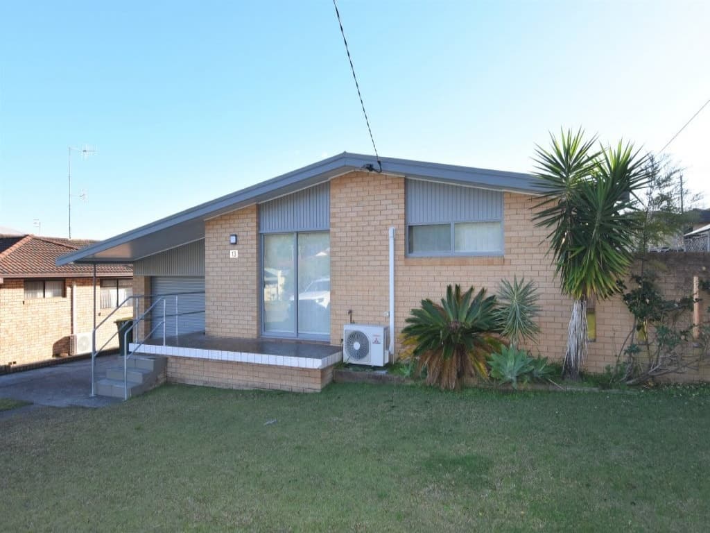 13 PARADISE AVENUE FORSTER, Forster - Image 1