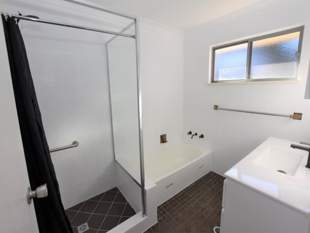 13 PARADISE AVENUE FORSTER, Forster - Thumbnail 7