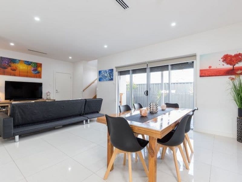 1/30 West Lakes Boulevard, Albert Park, Albert Park - Thumbnail 5