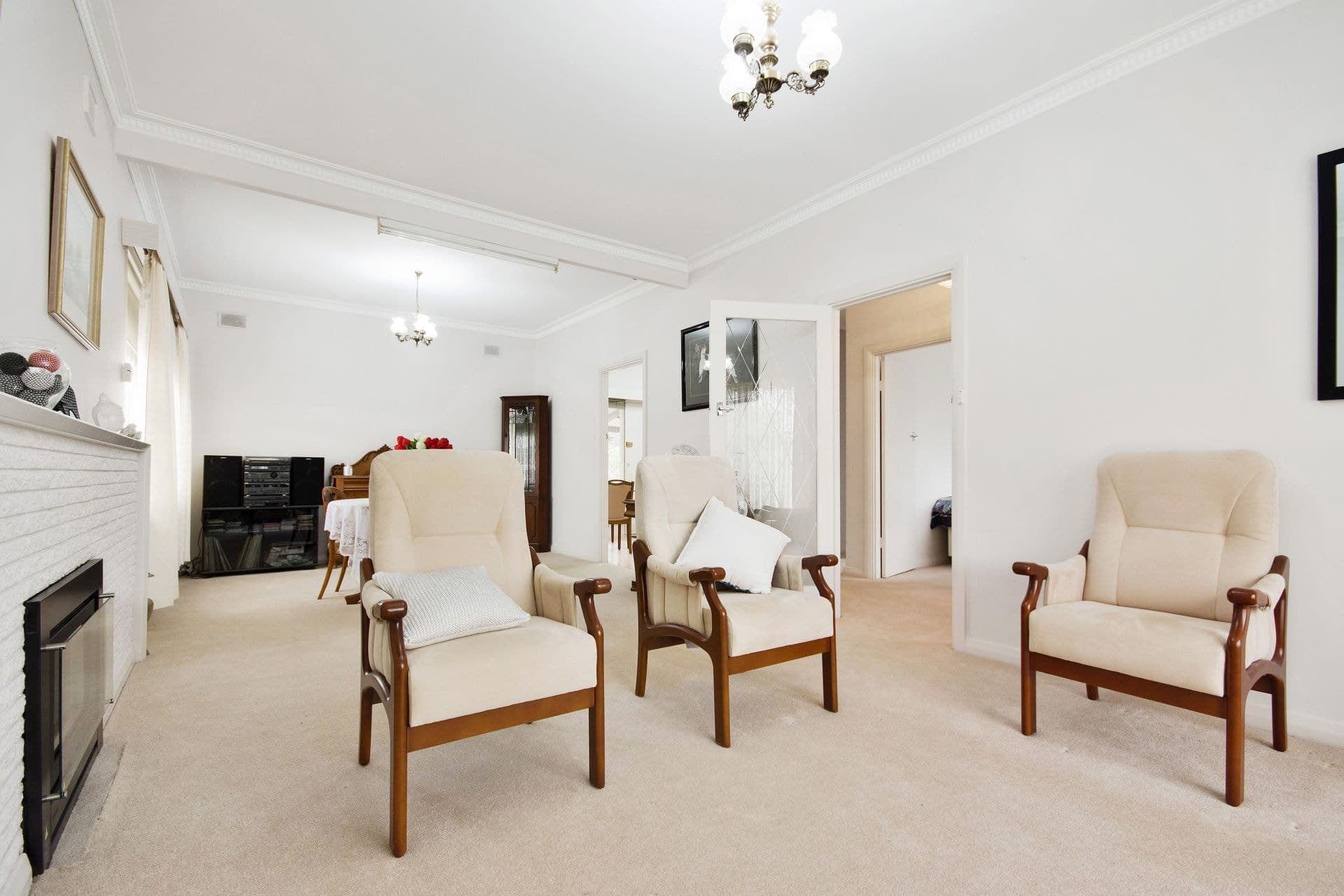 2 MARKET 2 MARKET TO BUY A GREAT PROPERTY, Fulham Gardens - Thumbnail 5