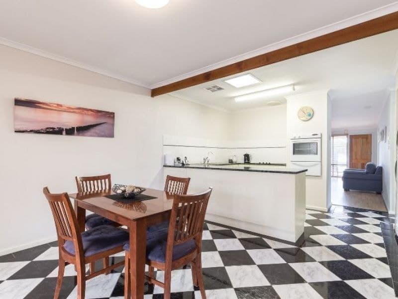 3 Cormorant Court, West Lakes Shore, West Lakes Shore - Thumbnail 8