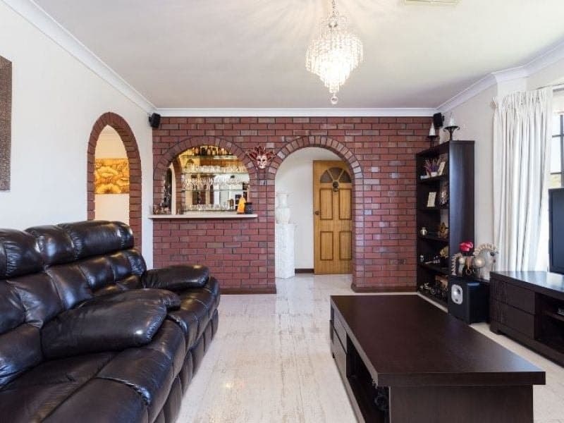 3 BEDROOM HOMETTE IN GROUP OF 2 WITH THE LAKE ACCROSS THE ROAD, West Lakes - Thumbnail 4