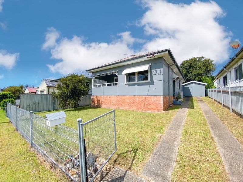 8 Queen Street, Rutherford NSW 2320, Rutherford - Image 1