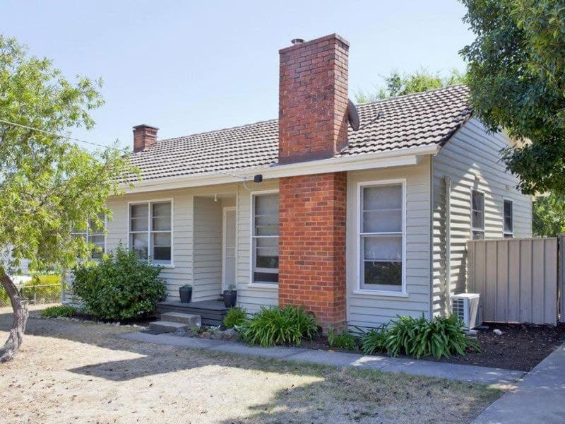 9 Le Couteur Avenue, Beechworth VIC 3747, Beechworth - Image 1