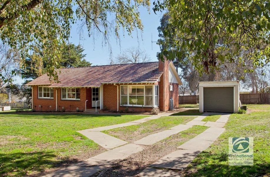 7 Bluegum Crescent, Beechworth VIC 3747, Beechworth - Image 1