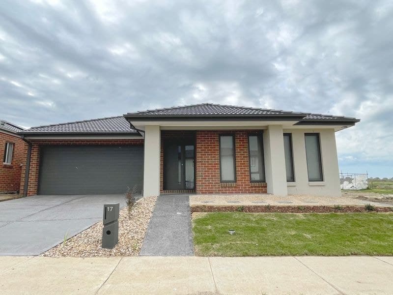 17 Caravan Parade, Berwick VIC 3806, Berwick - Image 1