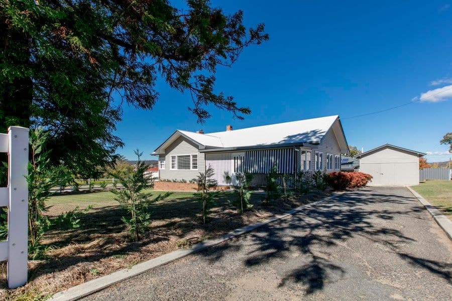 111 Cowper Street, Tenterfield NSW 2372, Tenterfield - Image 1