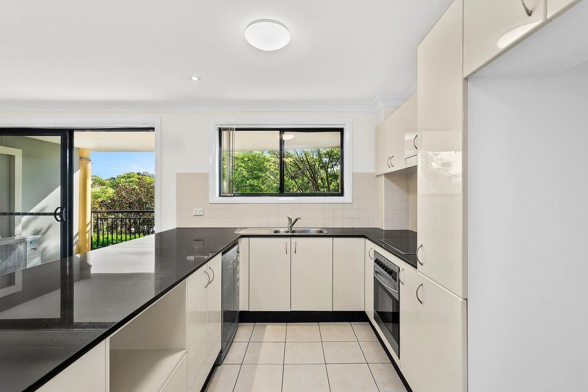 4/1-3 High Street, Caringbah - Thumbnail 3