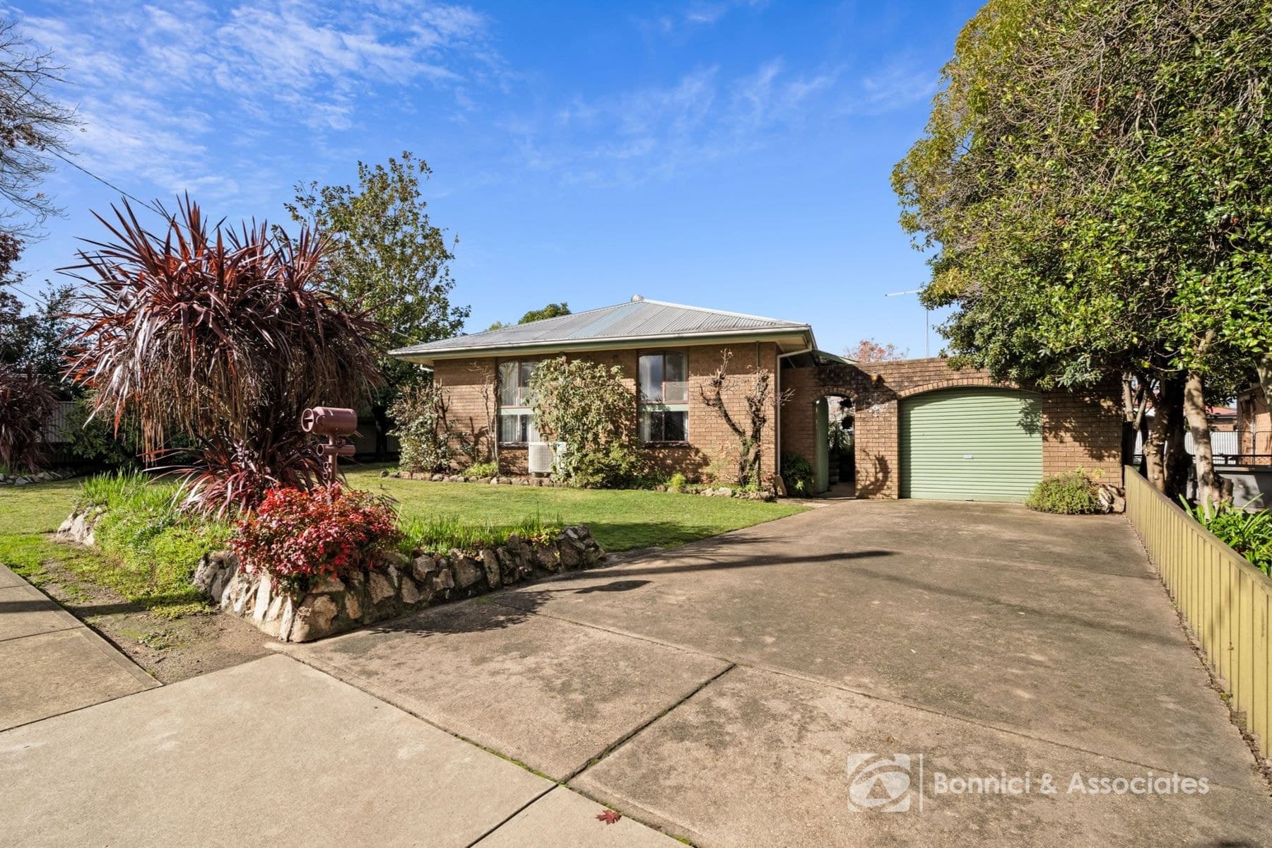 6 Victoria Road, Beechworth VIC 3747, Beechworth - Image 1
