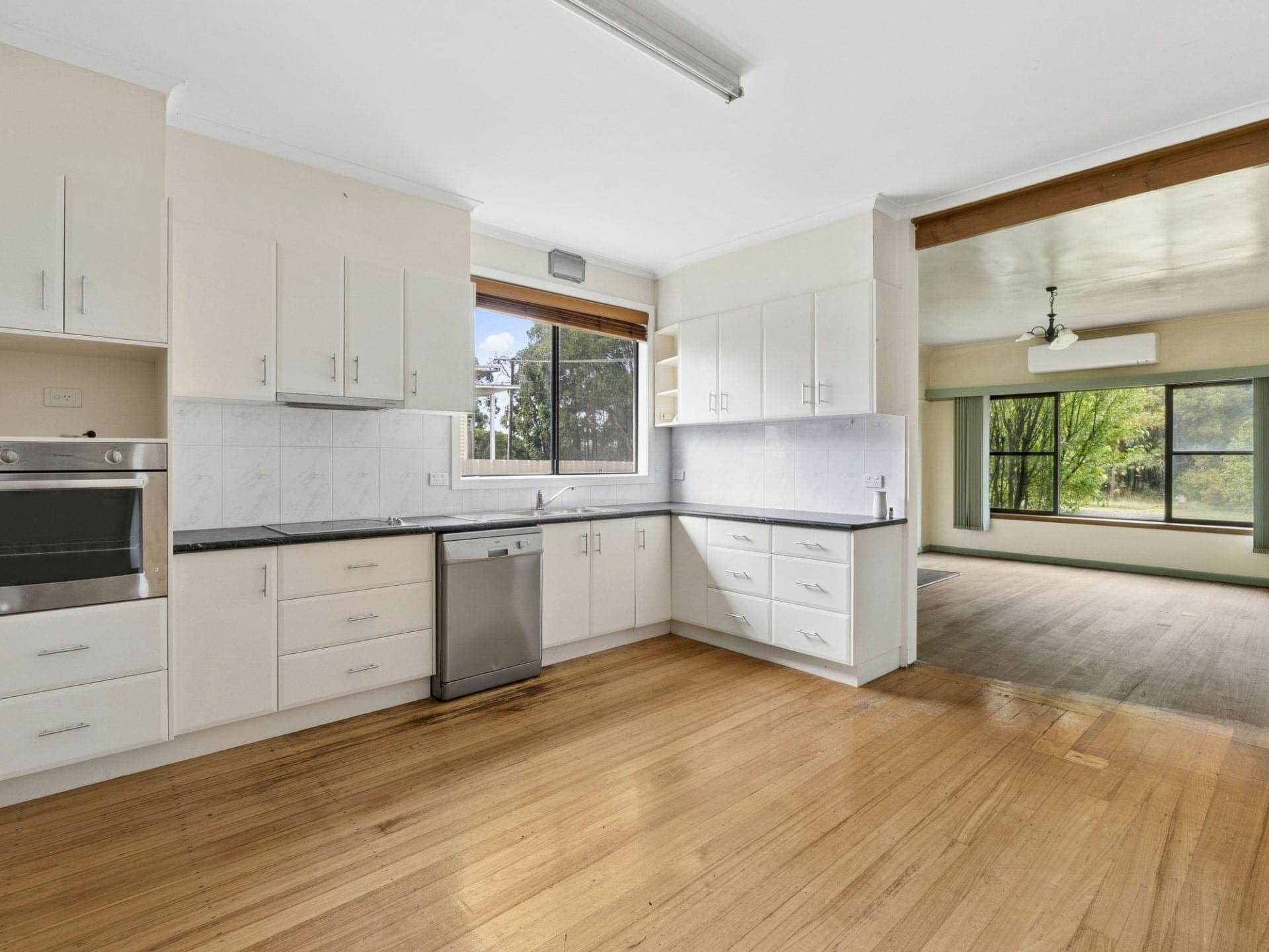 5 Murrock Street Simpson VIC, Simpson - Thumbnail 2