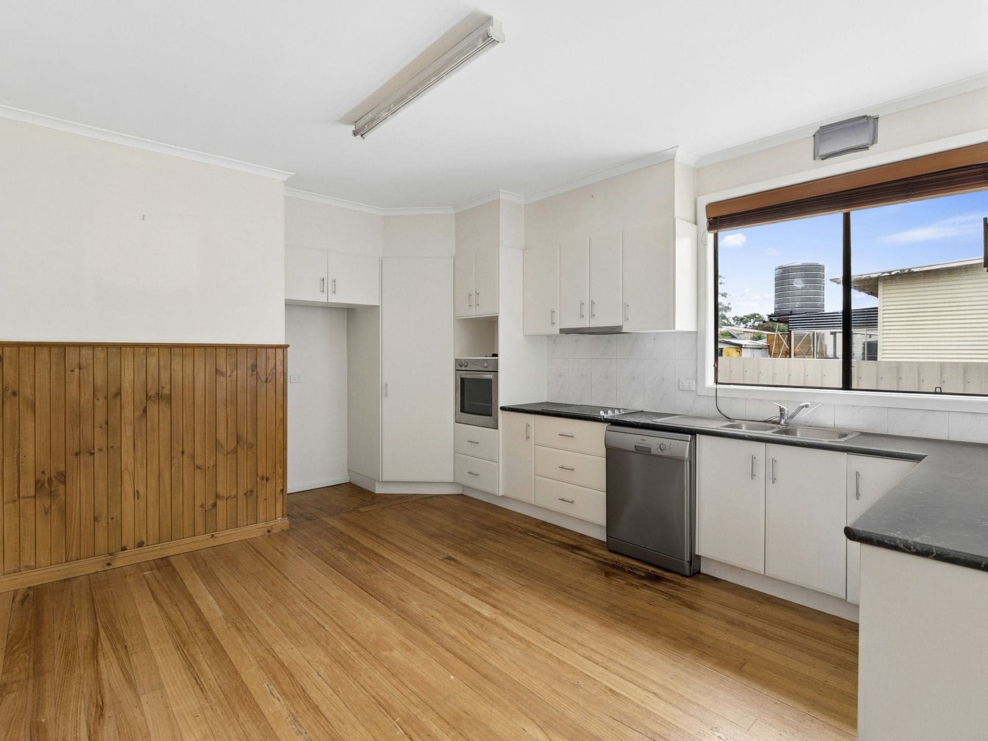 5 Murrock Street Simpson VIC, Simpson - Thumbnail 3