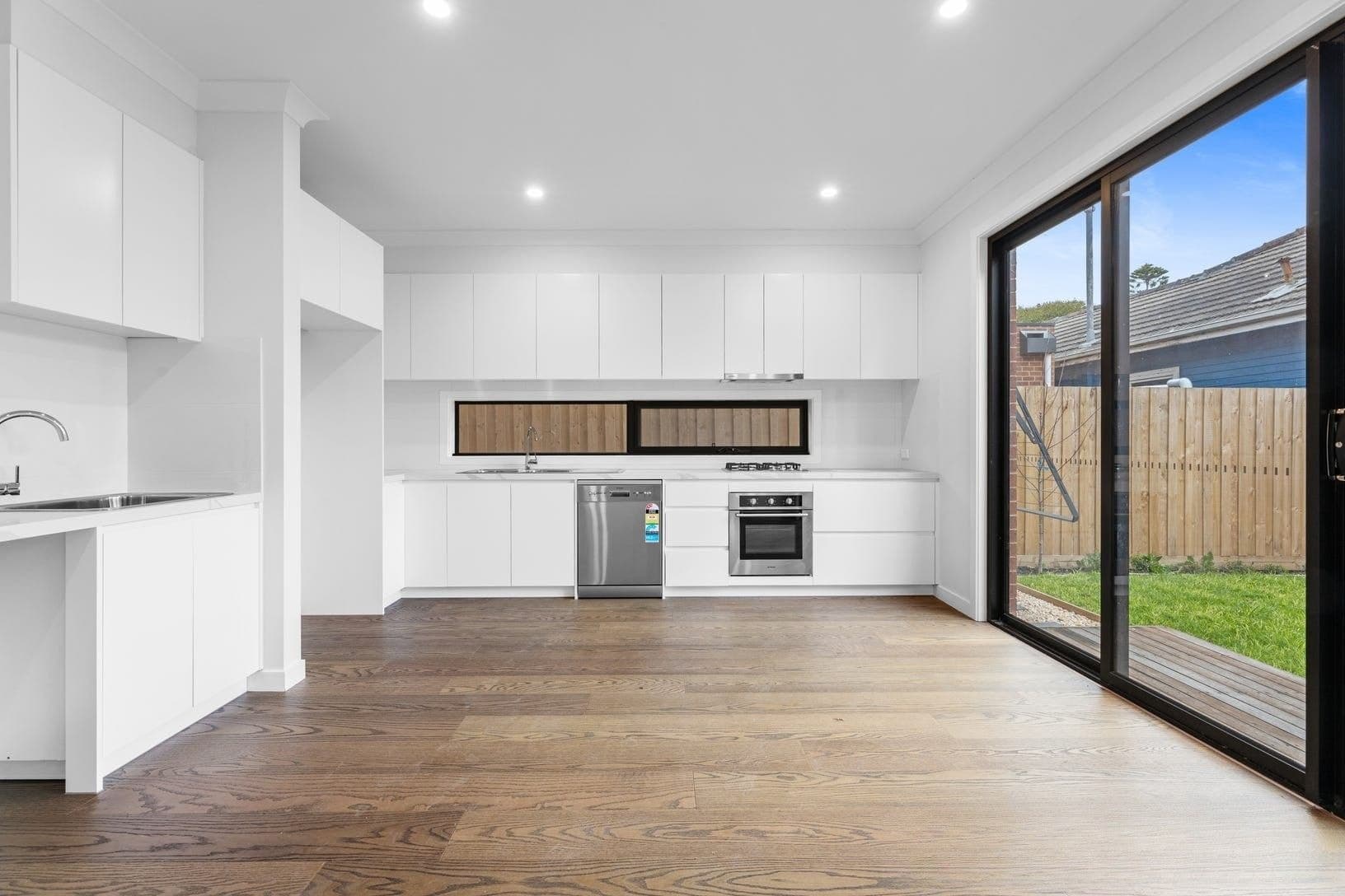 2/8 Birdwood Avenue, Dandenong VIC 3175, Dandenong - Thumbnail 3