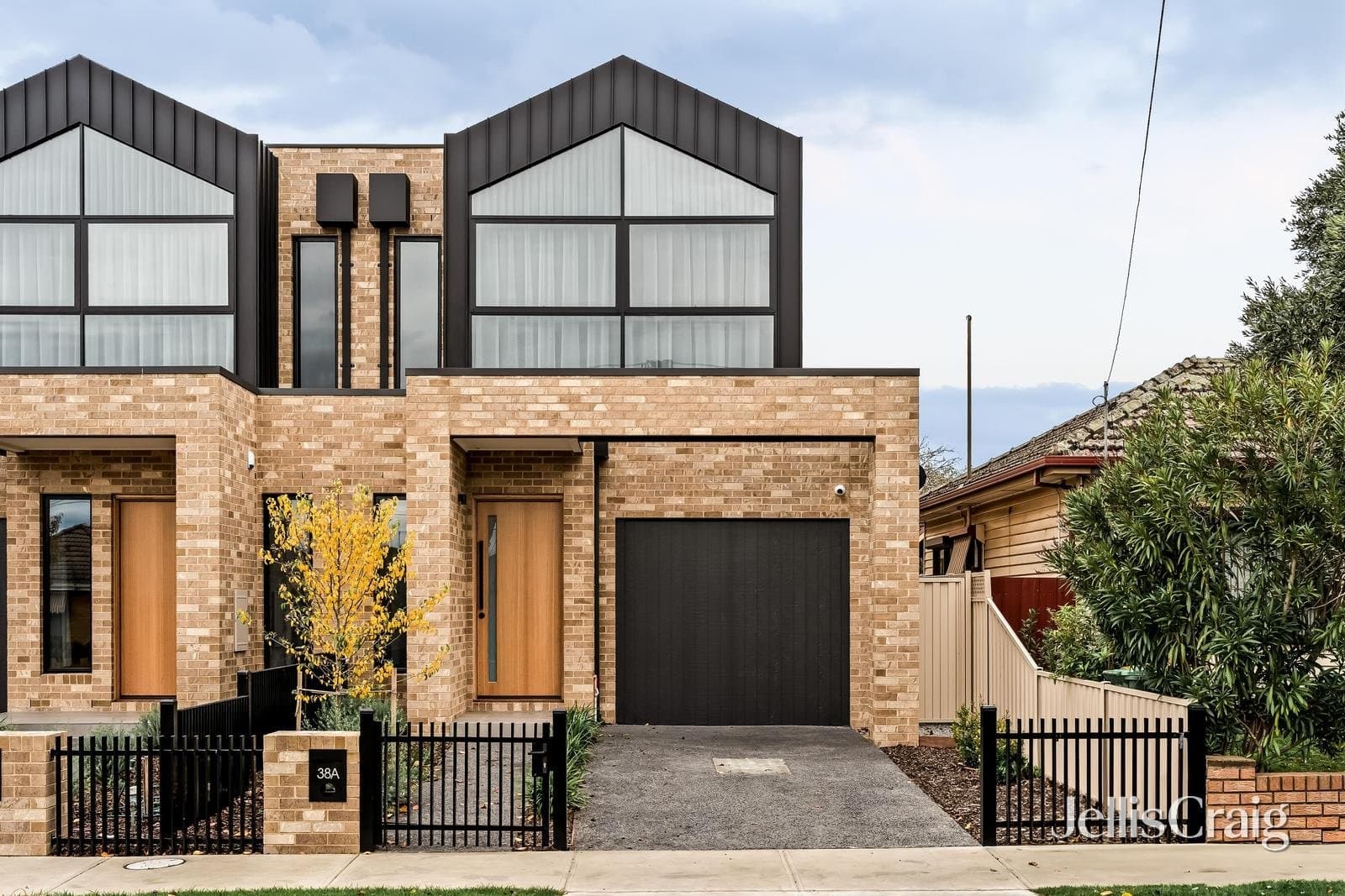 Inspect: Sat 20 Jun 38a Carrington Road, Reservoir, Reservoir - Thumbnail 2