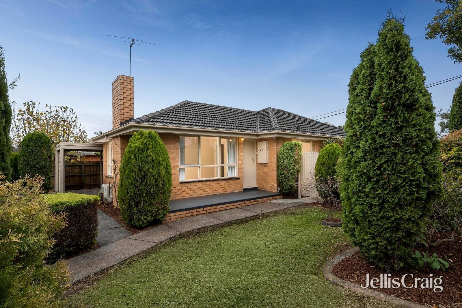 24 Thomas Street, Croydon South, Croydon South - Thumbnail 2