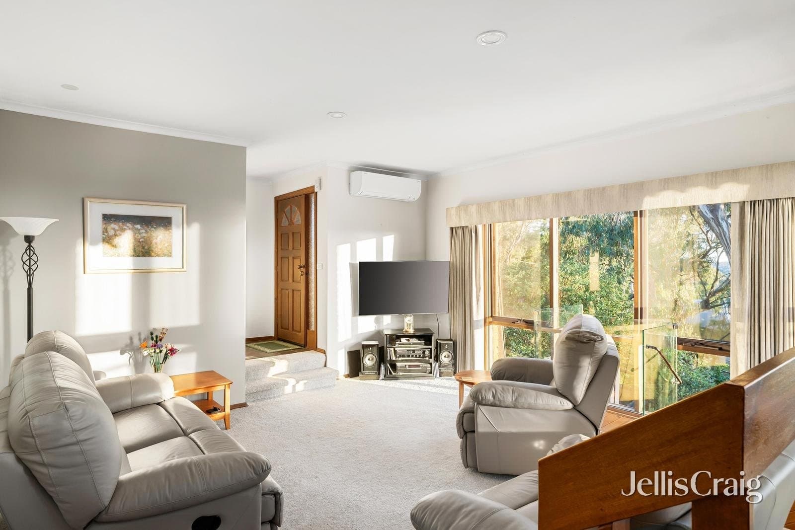 24 Renshaw Drive, Eltham, Eltham - Thumbnail 5