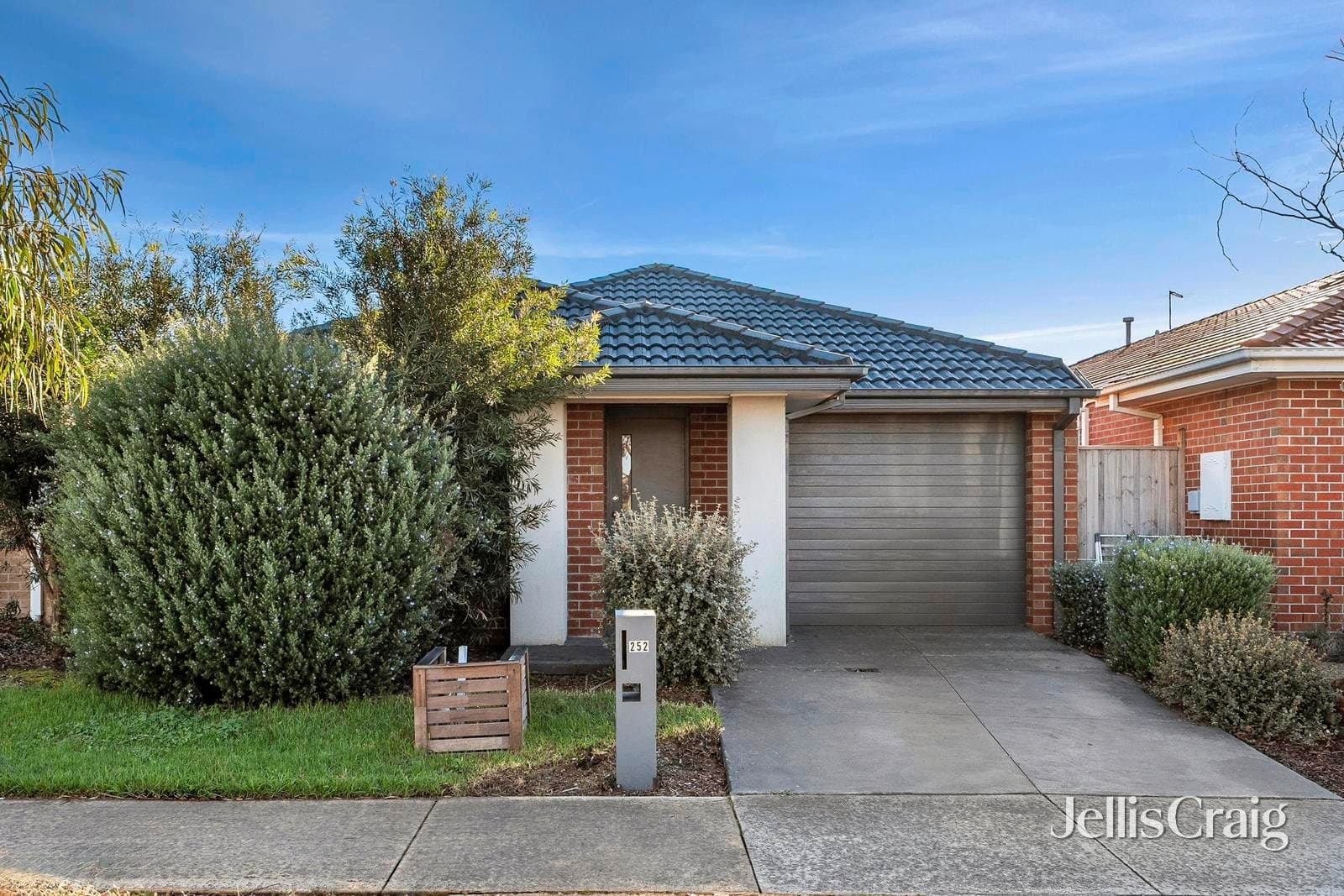 252 Warralily Boulevard, Armstrong Creek, Armstrong Creek - Thumbnail 2