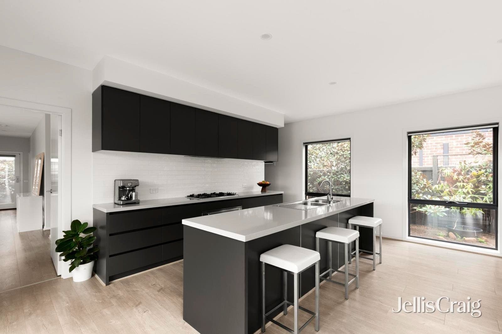 30 Wyrallah Street, Ocean Grove, Ocean Grove - Thumbnail 3