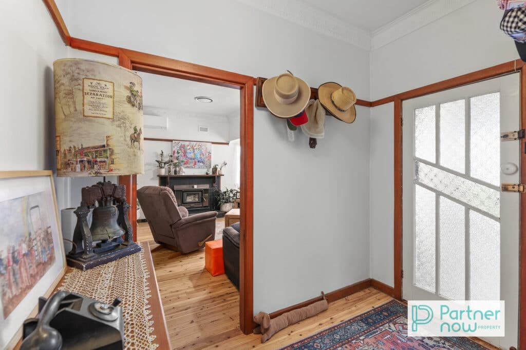 28 Carthage Street, Tamworth - Thumbnail 2
