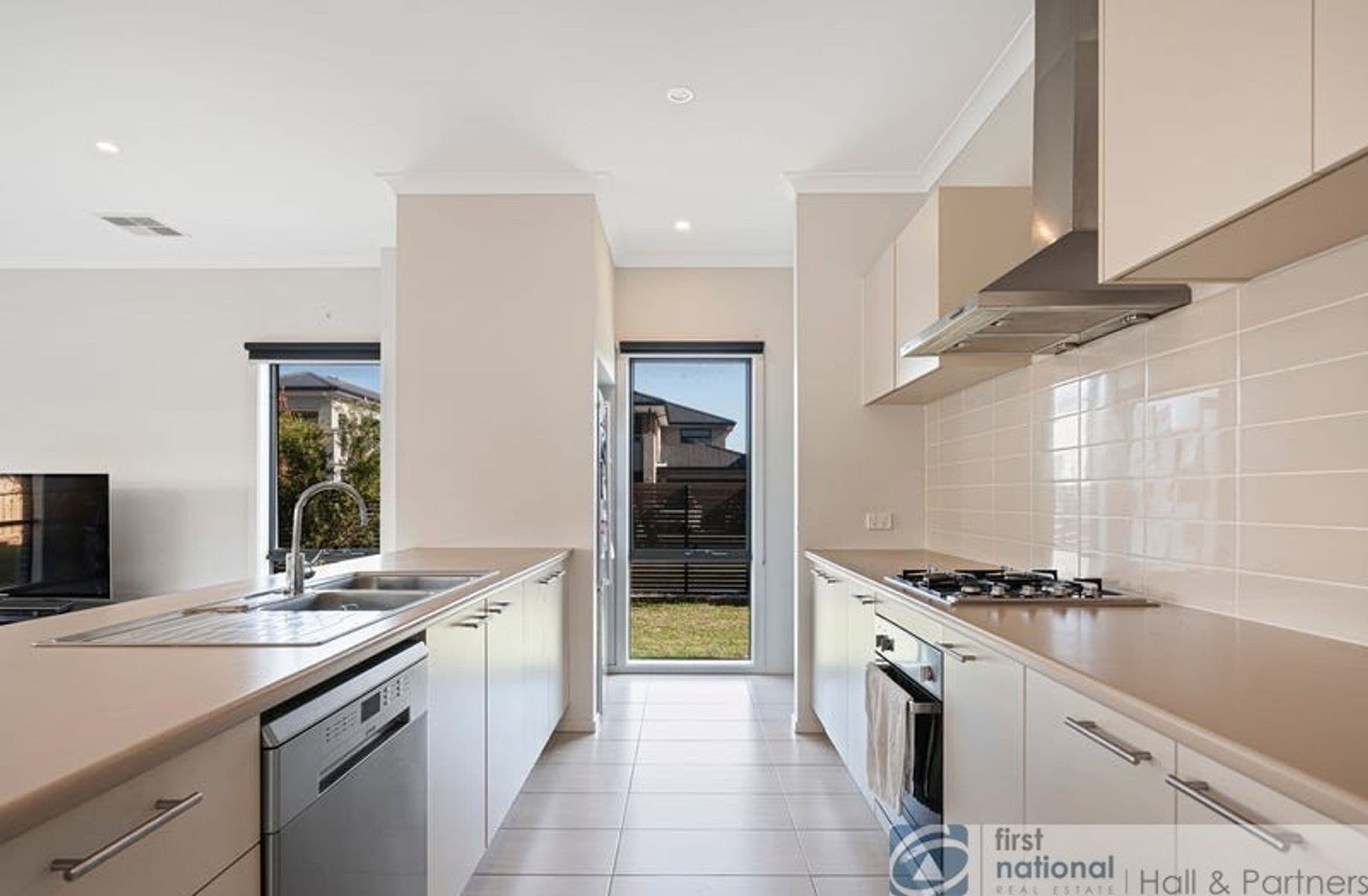 2 Cutler Avenue, Keysborough VIC 3173, Keysborough - Thumbnail 2