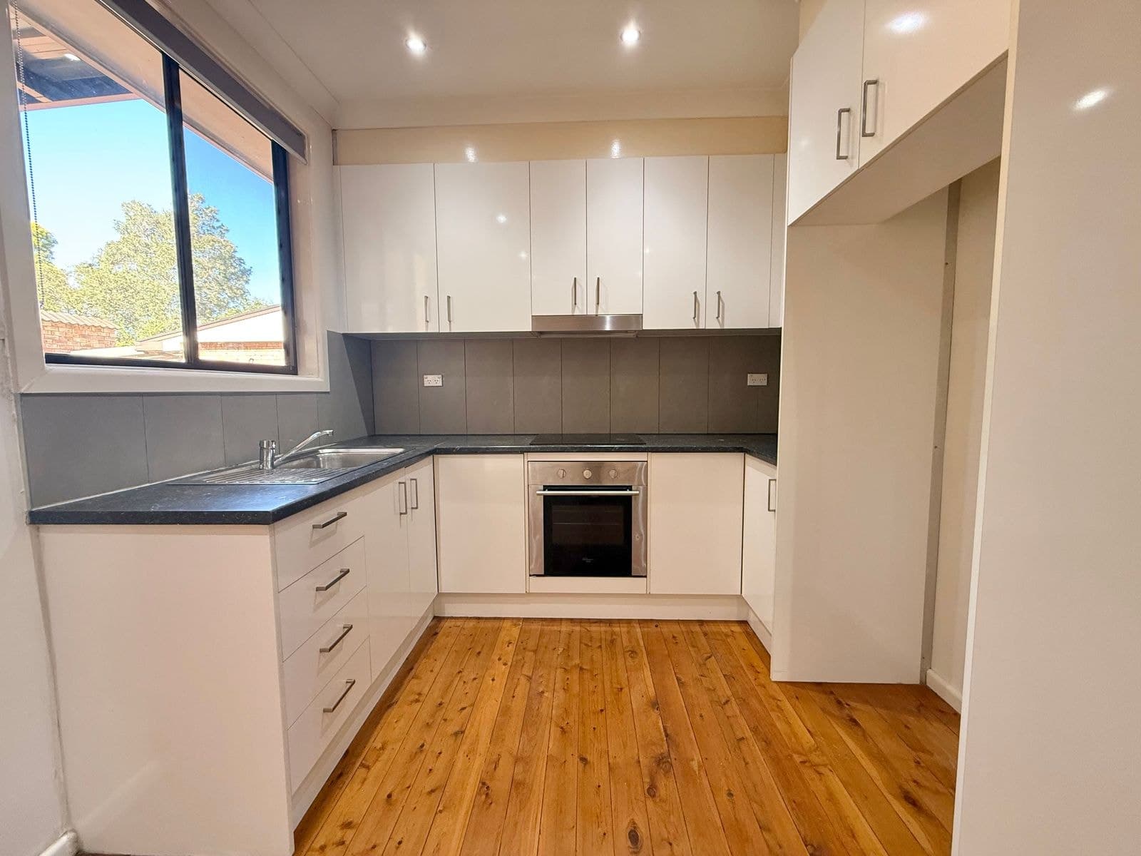 50 Thames St, West Wollongong NSW 2500, West Wollongong - Thumbnail 3