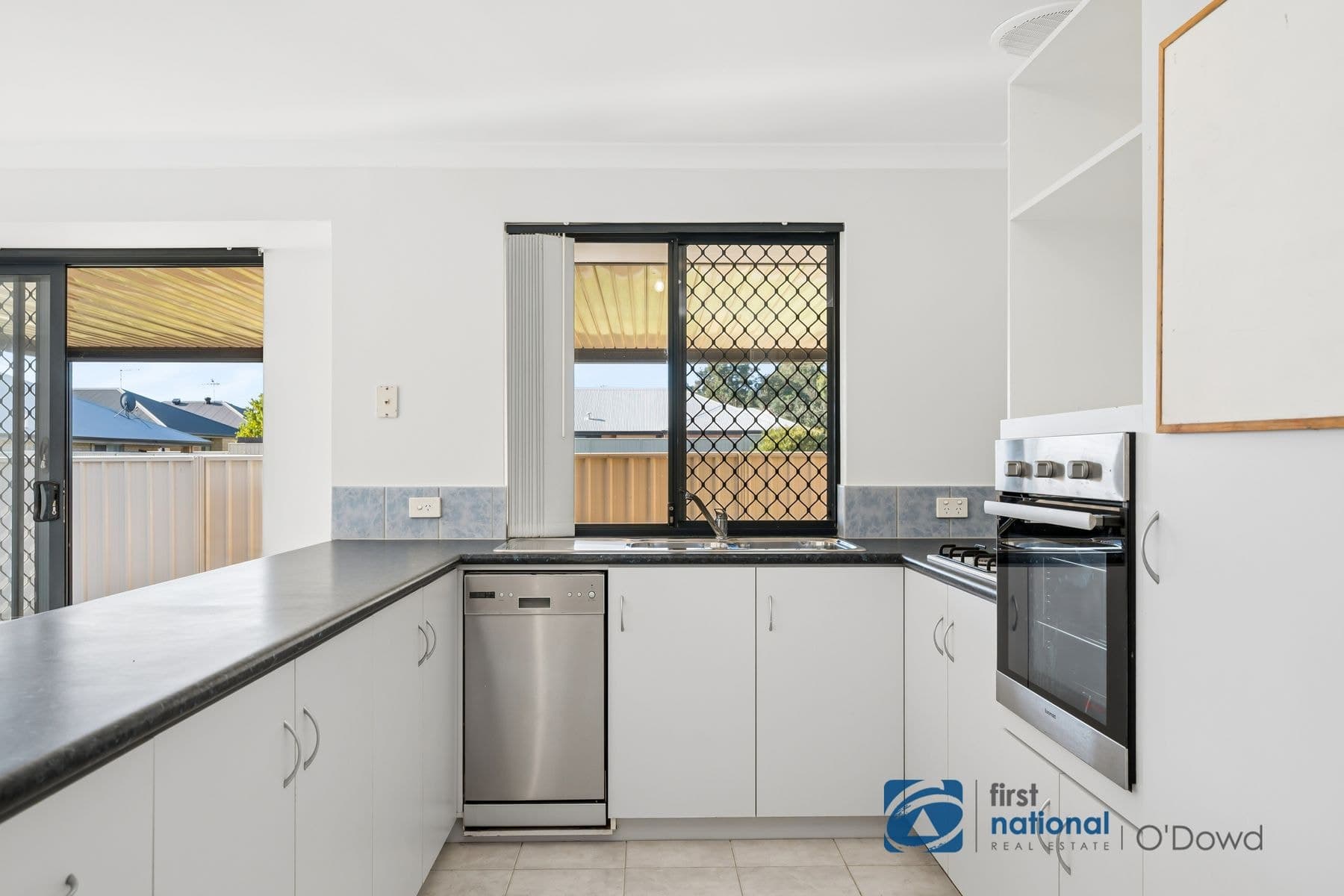 14 Pimelea Street, Maida Vale WA 6057, Maida Vale - Thumbnail 4