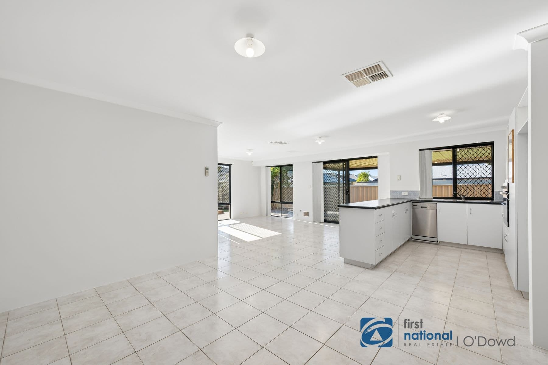 14 Pimelea Street, Maida Vale WA 6057, Maida Vale - Thumbnail 8