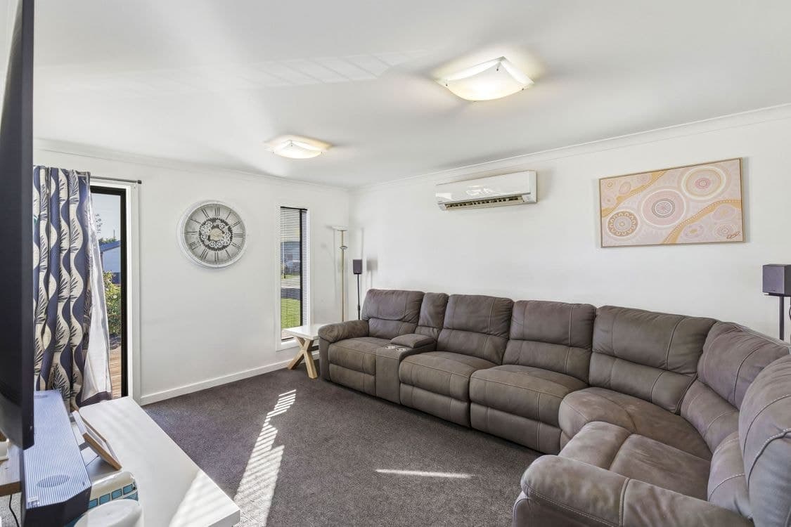 24 Lindsay Place, DEVONPORT, TAS 7310, Devonport - Thumbnail 3