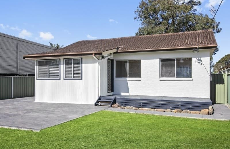 20 & 20A Saint James Avenue, Berkeley Vale, Berkeley Vale - Image 1