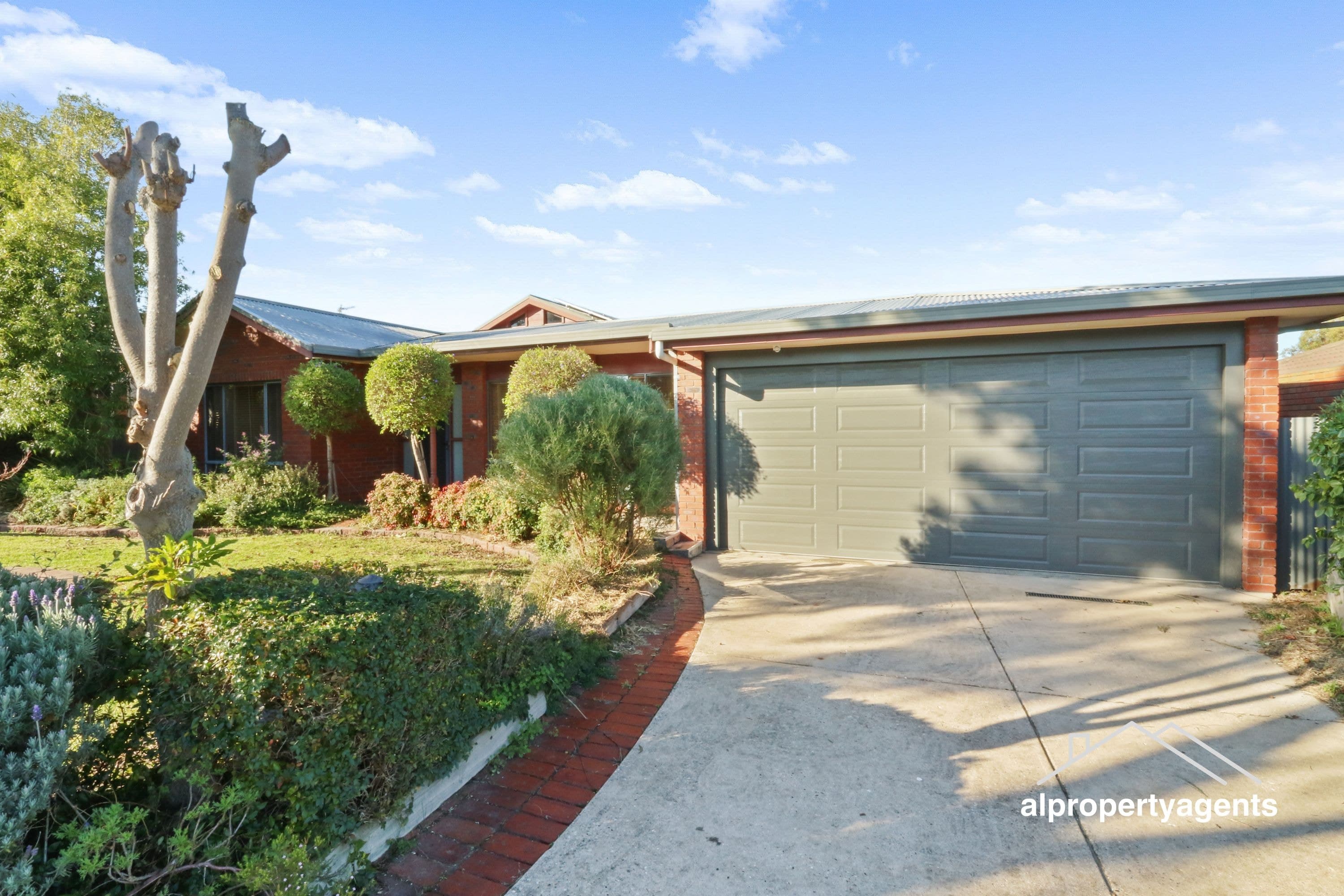15 Penny Avenue, Horsham VIC 3400, Horsham - Thumbnail 2