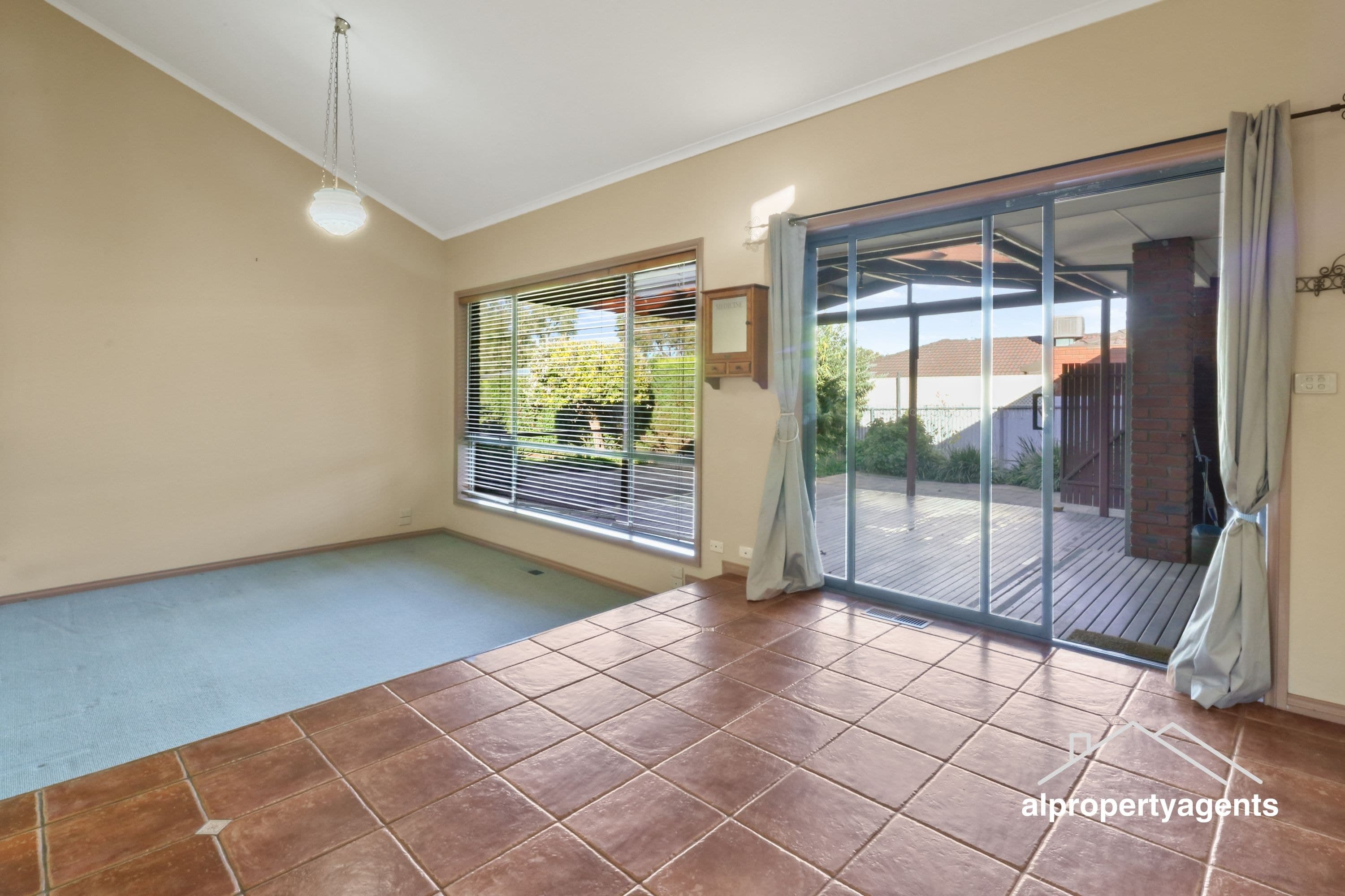 15 Penny Avenue, Horsham VIC 3400, Horsham - Thumbnail 5